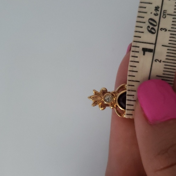 Avon Vintage Pineapple Gold Tone Earrings - Picture 6 of 7
